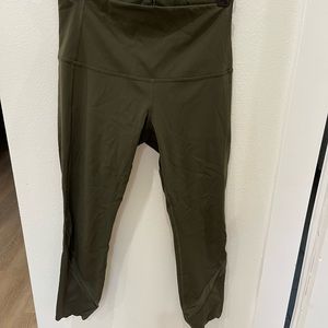 Lululemon green wunder under scalloped leggings